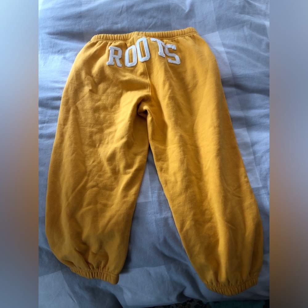 Roots capris size small